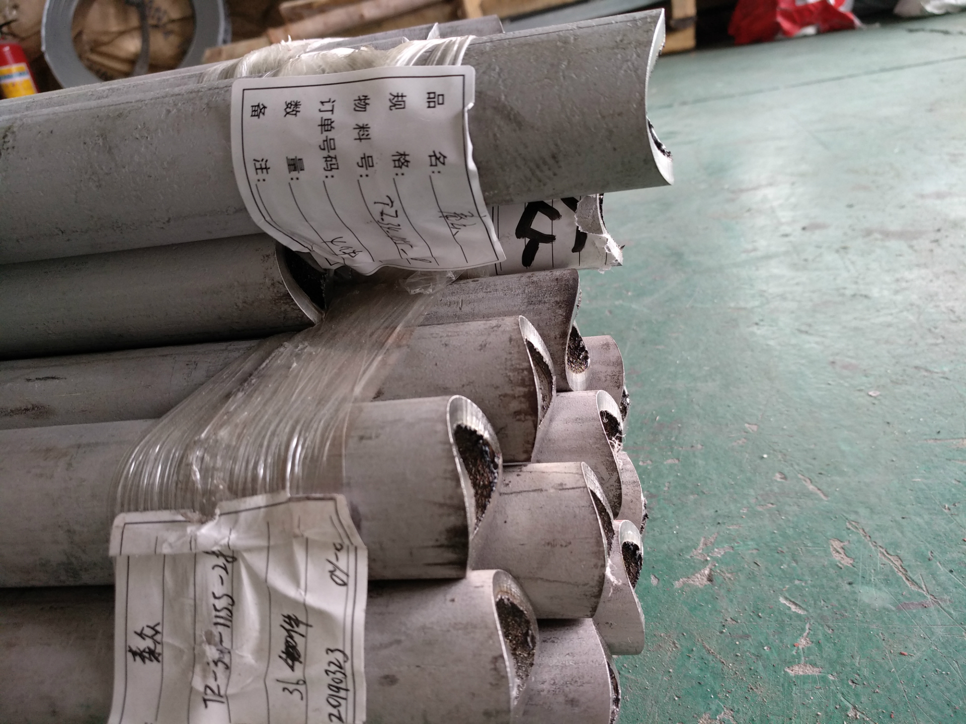 不锈钢无缝圆管三维激光切割